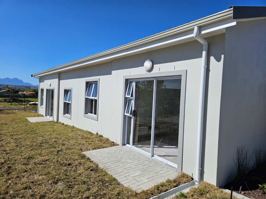 1 Bedroom Property for Sale in Oakglen Western Cape